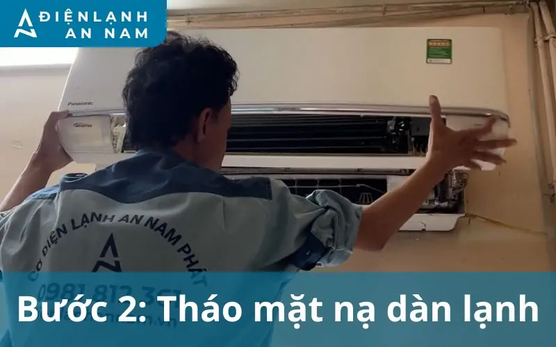 Bước 2 tháo mặt nạ dàn lạnh